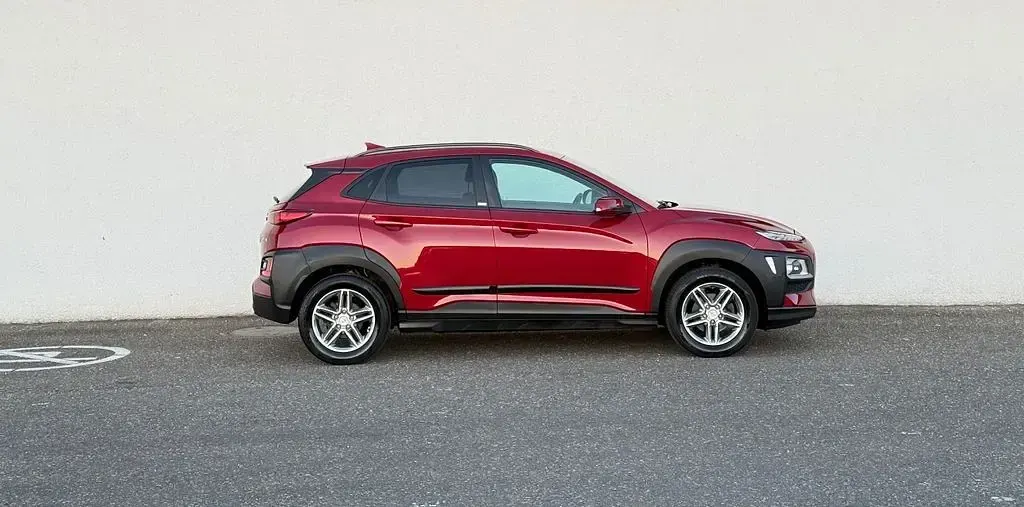 Gebraucht Hyundai Kona Trend 120 PS (88 kW) 2020 Rot SUV