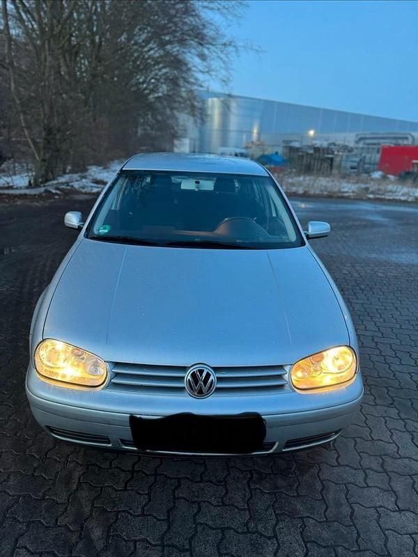 Grau Gebraucht 2003 VW Golf IV Kleinwagen | 1.000 € (Guter Preis) - Bild 1/4