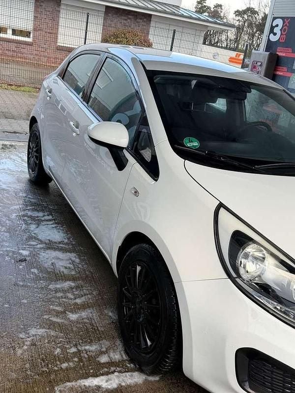 Gebraucht Kia Rio Attract 86 PS (63 kW) 2012 Limousine