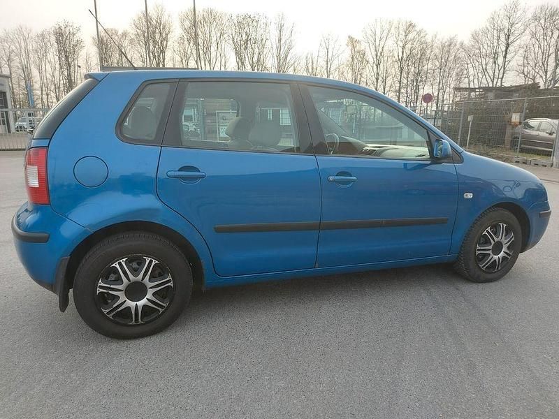 Gebraucht VW Polo Comfortline 75 PS (55 kW) 2002 Blau Limousine
