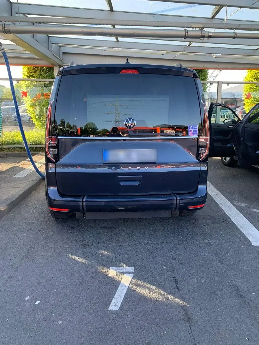Gebraucht VW Caddy Style 122 PS (89 kW) 2024 Blau Van / Kleinbus