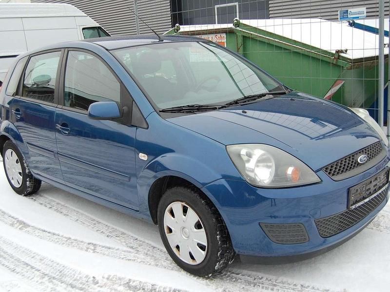 Gebraucht Ford Fiesta Style 80 PS (58 kW) 2008 Burmablaumetallic Limousine