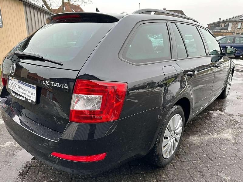 Gebraucht Skoda Octavia Ambition 140 PS (102 kW) 2014 Schwarzmagic perleffekt Kleinwagen