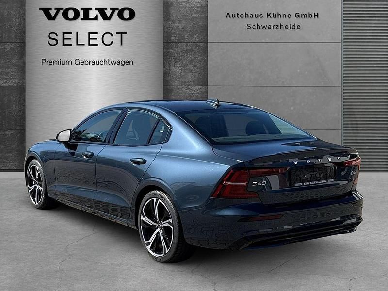 Gebraucht Volvo S60 Ultimate 250 PS (183 kW) 2024 Denimblue / metallic Limousine