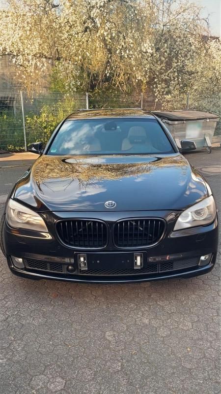 Second-hand BMW 730 245 CP (180 kW) 2011 Negru Berlinǎ
