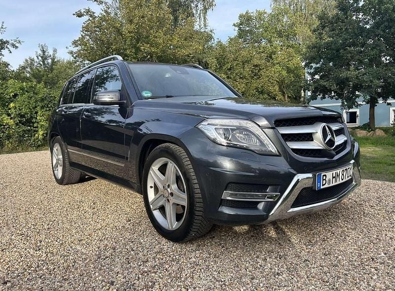 Grau Gebraucht 2014 Mercedes GLK250 Sport SUV | 19.500 € (Etwas zu teuer) - Bild 1/4