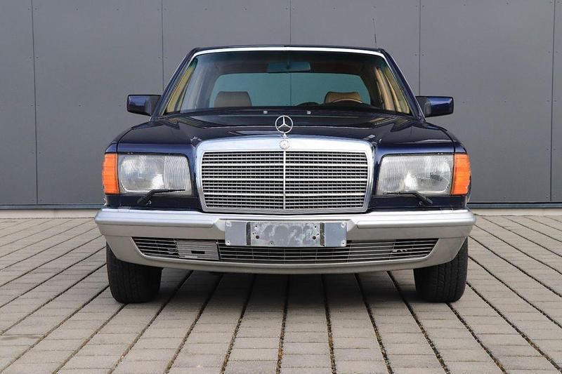 Gebraucht Mercedes E500 231 PS (169 kW) 1984 Blau Limousine