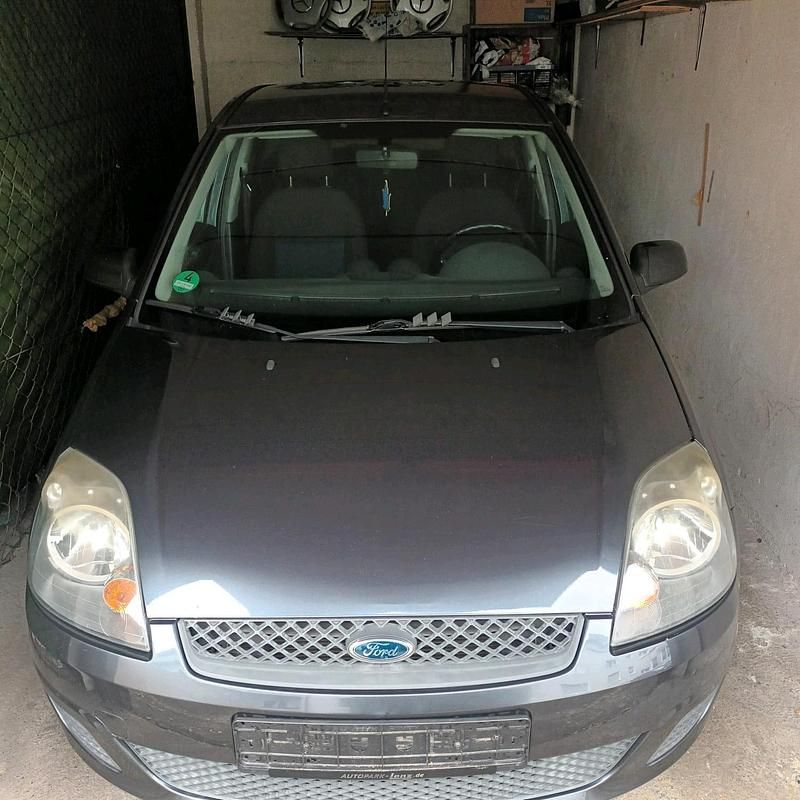 Grau Gebraucht 2008 Ford Fiesta Kleinwagen | 950 € (Guter Preis) - Bild 1/4