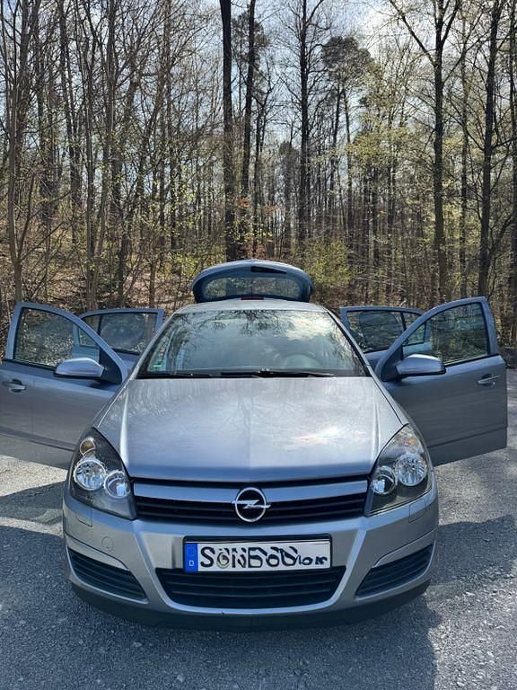 Brugt Opel Astra 101 HK (74 kW) 2004 Grå Sedan