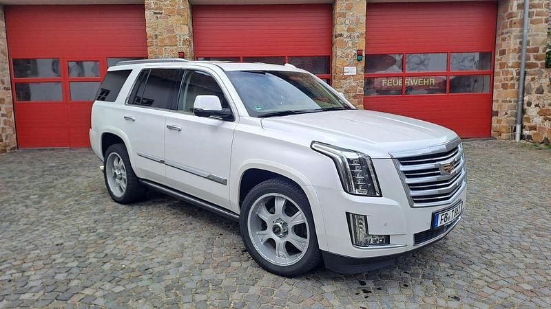 Weiß Gebraucht 2017 Cadillac Escalade SUV | 41.500 € (Superpreis) - Bild 1/4