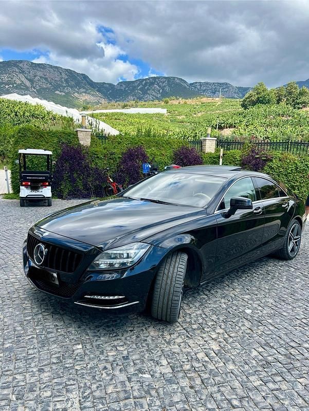 Schwarz Gebraucht 2011 Mercedes CLS350 AMG Limousine | 18.650 € (Fairer Preis) - Bild 1/4