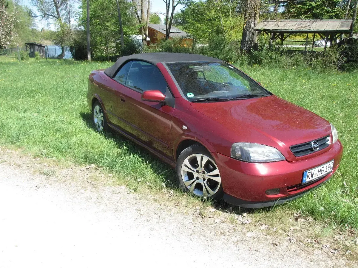 Gebraucht Opel Astra Cabriolet 101 PS (74 kW) 2001 Rot Cabrio