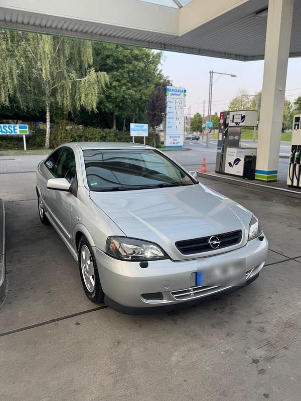 Grau Gebraucht 2003 Opel Astra Coupé | 3.699 € (Teuer) - Bild 1/4