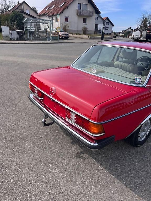 Gebraucht Mercedes 200 94 PS (69 kW) 1977 Limousine