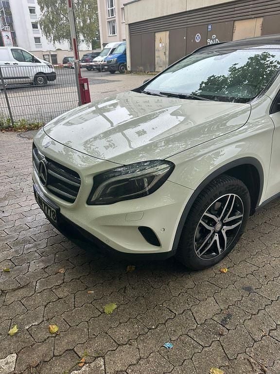 Gebraucht Mercedes GLA250 AMG line 211 PS (155 kW) 2015 Weiß SUV