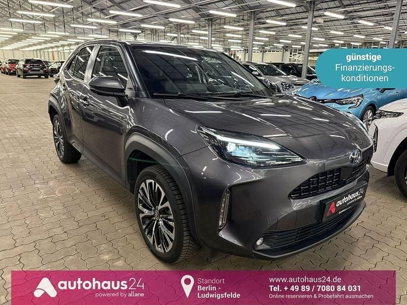 Grau Gebraucht 2023 Toyota Yaris Cross Elegant SUV | 23.290 € (Guter Preis) - Bild 1/4