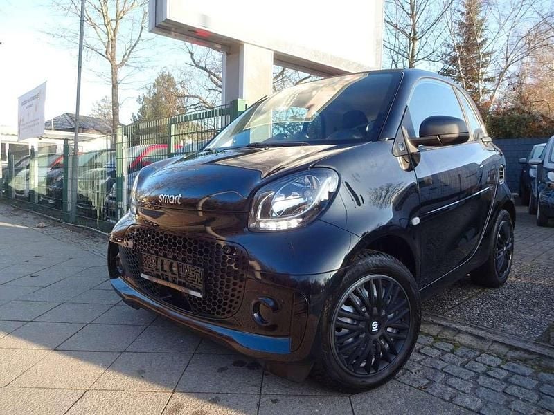 Schwarz Gebraucht 2022 Smart ForTwo Coupé Coupé | 9.490 € (Superpreis) - Bild 1/4