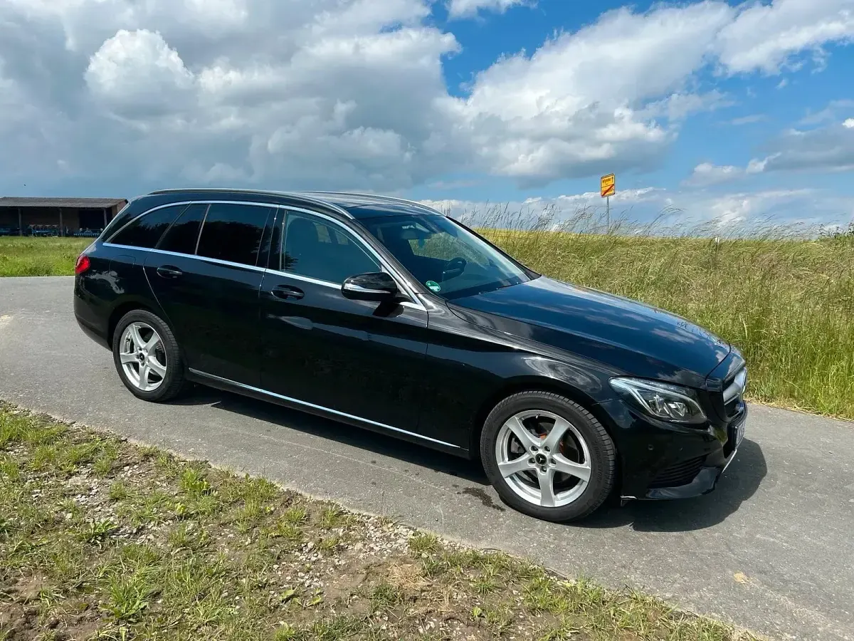 Gebraucht Mercedes C220 170 PS (125 kW) 2014 Schwarz Kombi