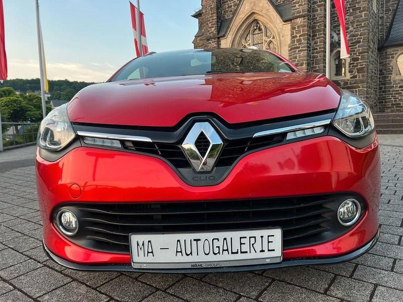 Rot Gebraucht 2016 Renault Clio GrandTour LIMITED Kombi | 6.900 € (Fairer Preis) - Bild 1/4
