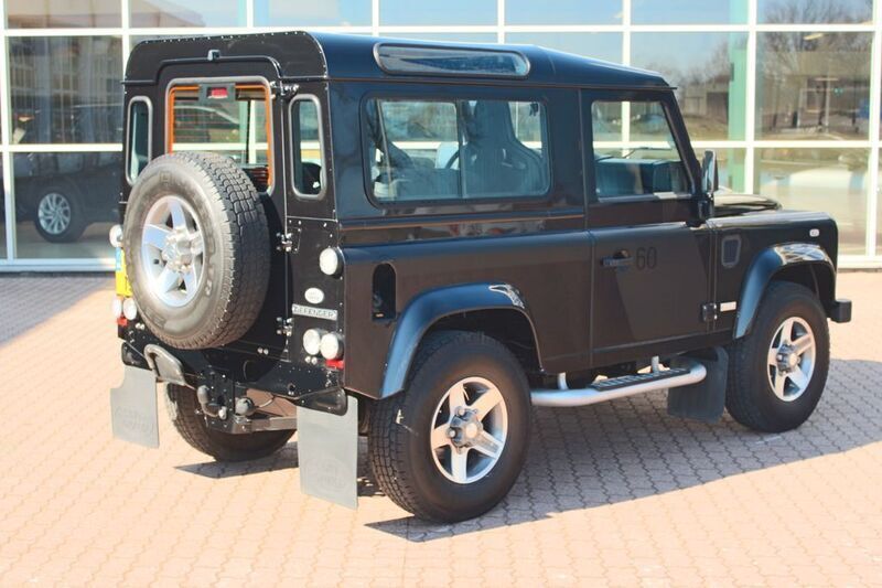 Gebraucht Land Rover Defender 122 PS (89 kW) 2009 Schwarz SUV
