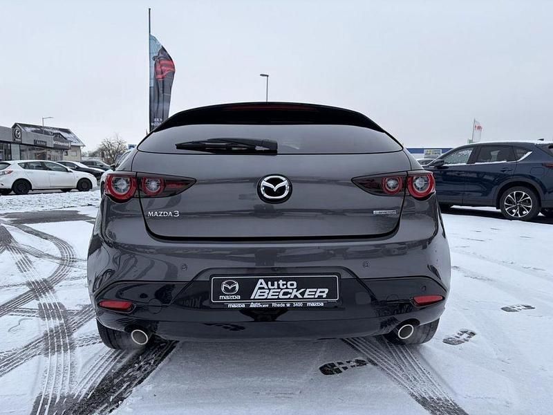 Neu Mazda 3 122 PS (89 kW) 2025 Machine gray Limousine