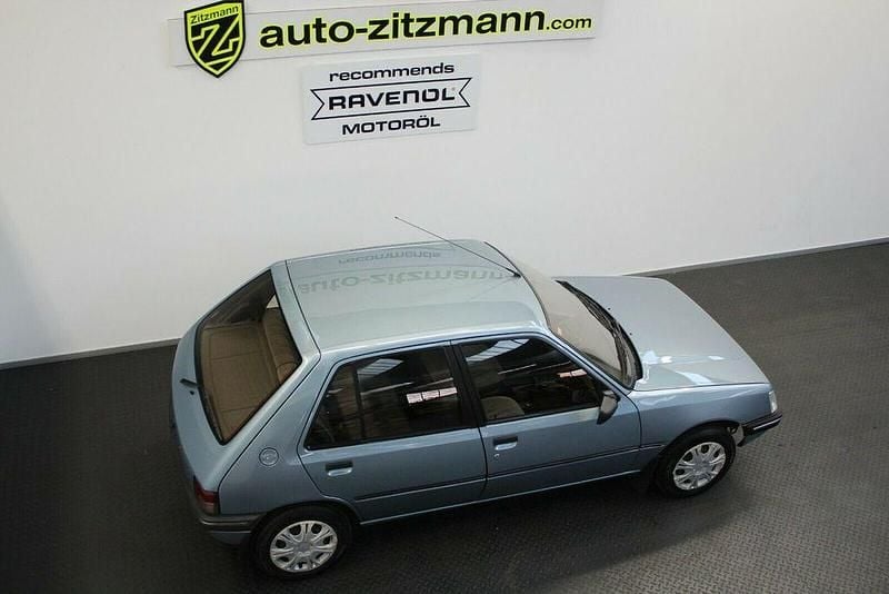 Gebraucht Peugeot 205 88 PS (64 kW) 1992 Silber Limousine