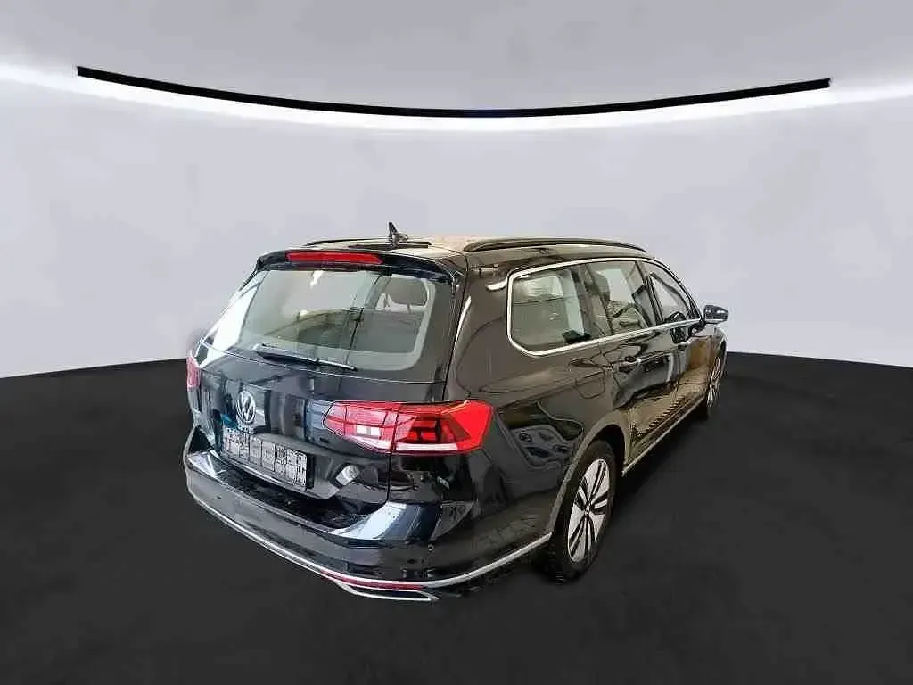 Gebraucht VW Passat GTE 156 PS (114 kW) 2021 Schwarz Kombi