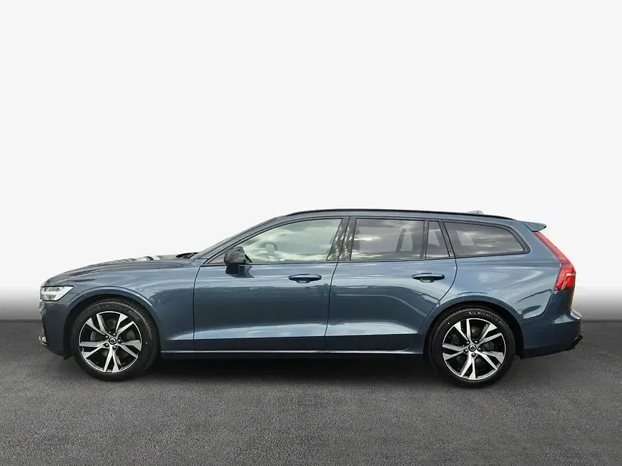 Gebraucht Volvo V60 Ultra 197 PS (144 kW) 2025 Denim blaumetallic Kombi