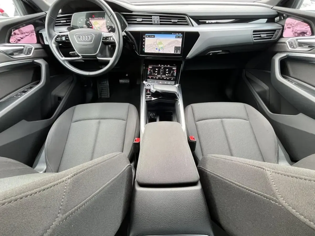 Gebraucht Audi e-tron Ambiente 300 kW (408 PS) 2022 Schwarz SUV