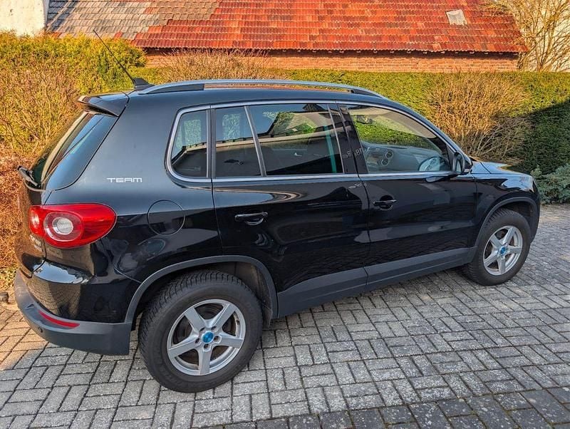 Gebraucht VW Tiguan Team 140 PS (102 kW) 2010 Schwarz SUV