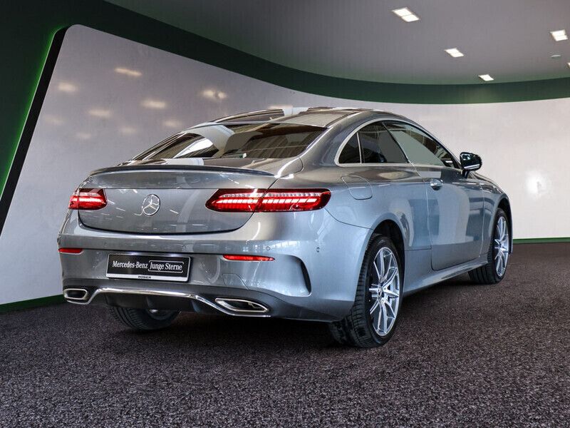 Gebraucht Mercedes E450 AMG 367 PS (269 kW) 2023 Grau / selenitgrau Coupé