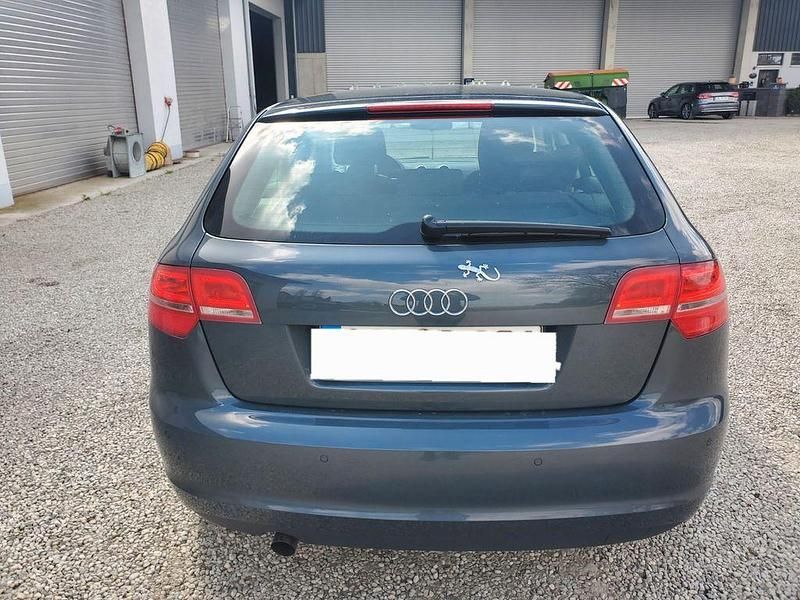Gebraucht Audi A3 Attraction 140 PS (102 kW) 2010 Grau Kleinwagen