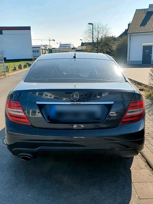 Gebraucht Mercedes C220 170 PS (125 kW) 2012 Silber Coupé