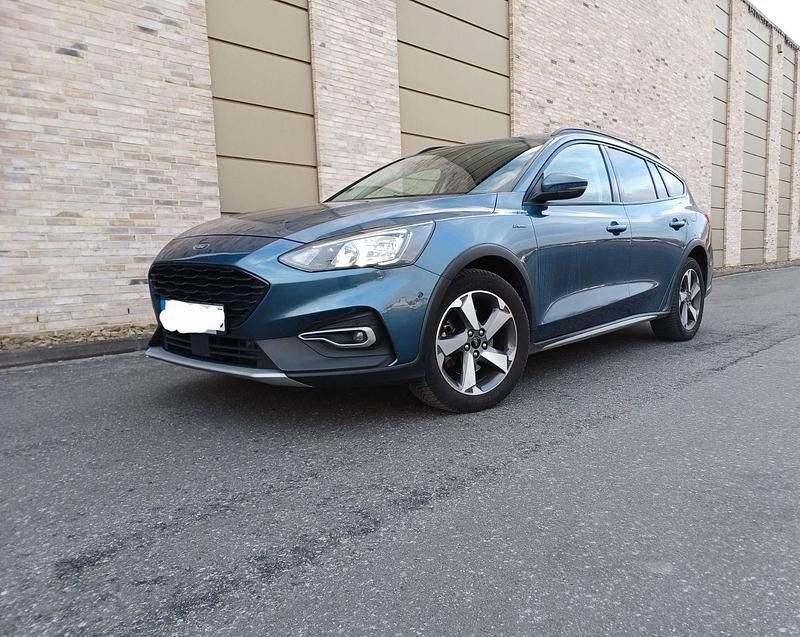 Usata Ford Focus Active 155 CV (114 kW) 2020 Blu Station wagon