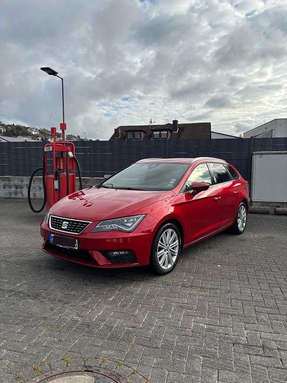 Rot Gebraucht 2017 Seat Leon ST XCELLENCE Kombi | 9.800 € (Guter Preis) - Bild 1/4