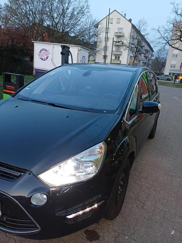 Gebraucht Ford S-MAX Sport 163 PS (119 kW) 2012 Schwarz Van / Kleinbus