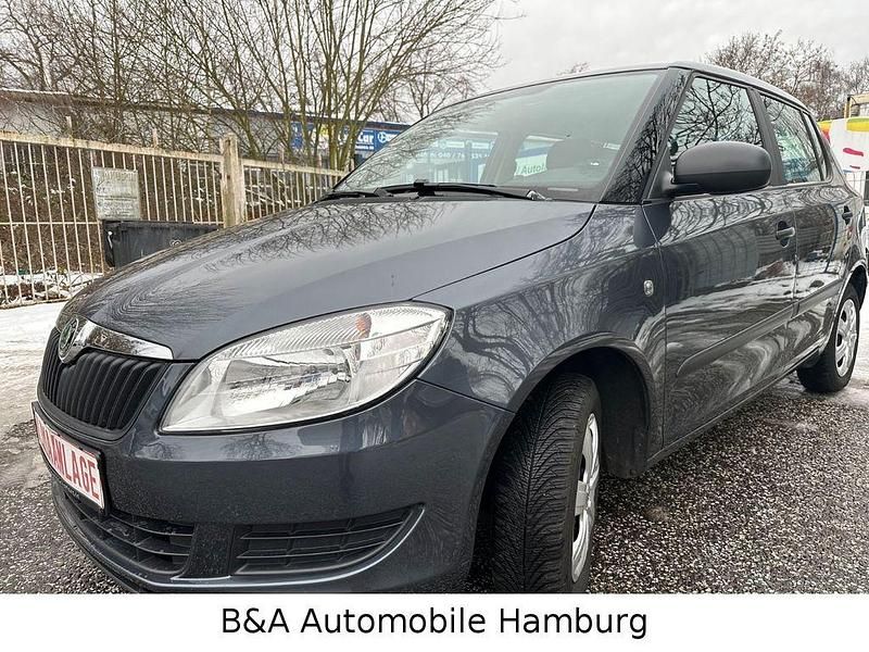 Gebraucht Skoda Fabia Classic 60 PS (44 kW) 2010 Grau Limousine