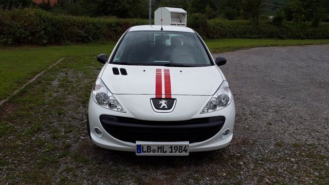 Gebraucht Peugeot 206+ 75 PS (55 kW) 2010 Weiß metallic Kleinwagen
