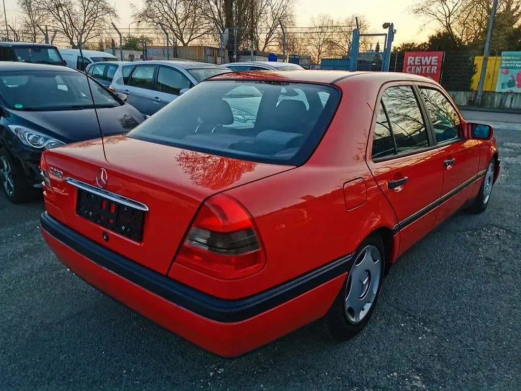 Gebraucht Mercedes C280 193 PS (141 kW) 1996 Rot Limousine