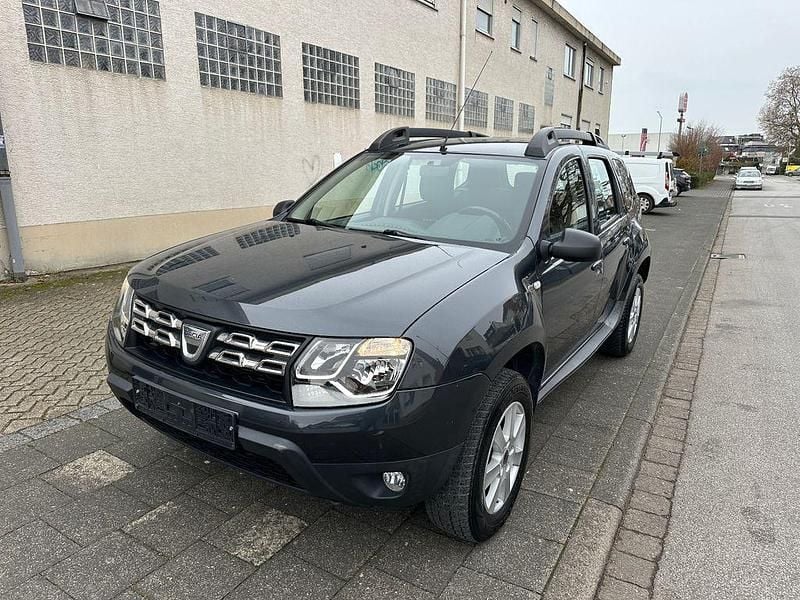 Grau Gebraucht 2014 Dacia Duster Lauréate SUV | 6.499 € (Guter Preis) - Bild 1/4