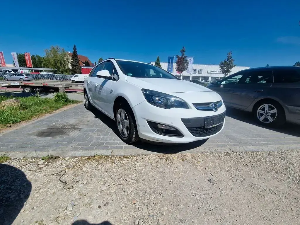 Gebraucht Opel Astra Style 120 PS (88 kW) 2016 Weiß Kombi