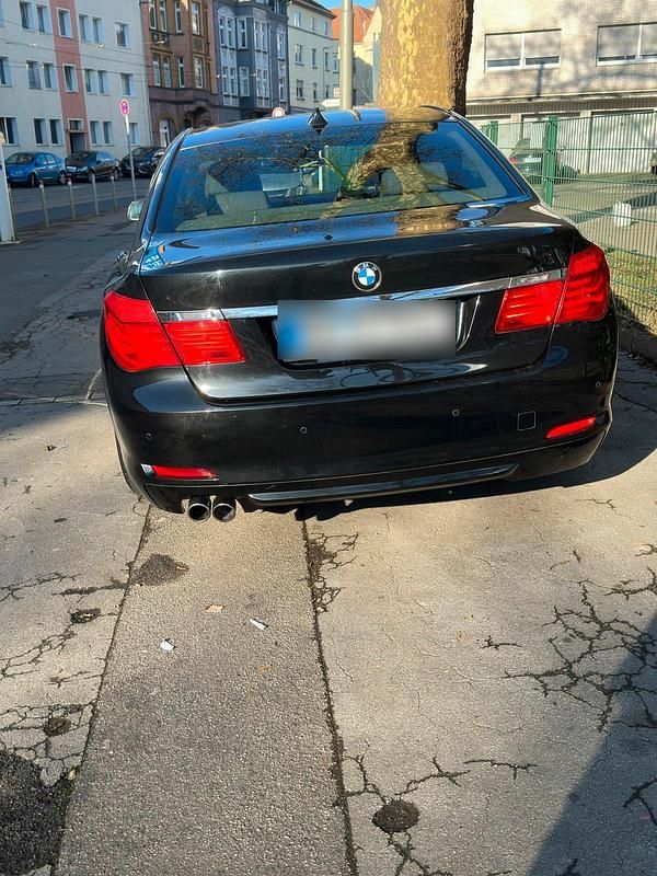 Second-hand BMW 730 300 CP (220 kW) 2009 Negru Berlinǎ