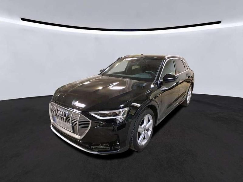 Mythosschwarz metallic Gebraucht 2023 Audi e-tron Advanced SUV | 42.370 € - Bild 1/2