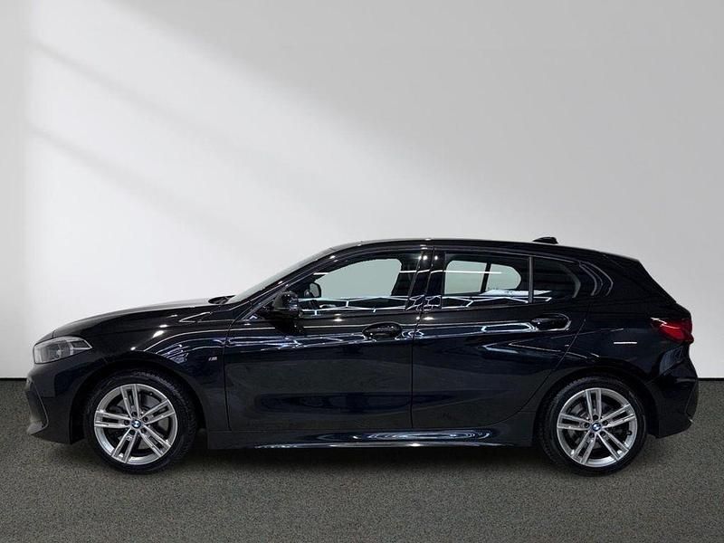 Gebraucht BMW 120 Shadowline 178 PS (130 kW) 2022 Schwarz Kleinwagen