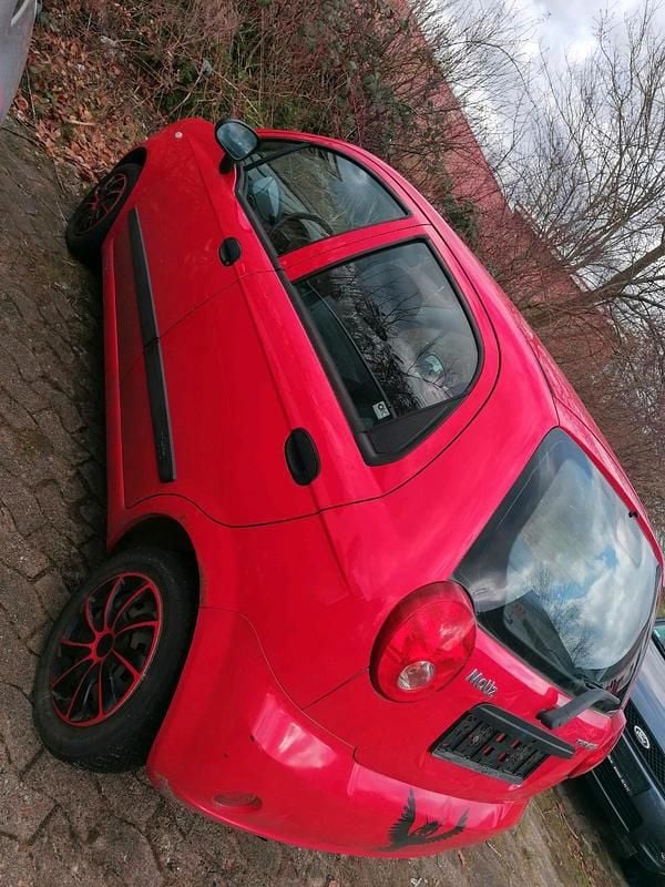 Gebraucht Chevrolet Matiz 60 PS (44 kW) 2009 Rot Kleinwagen