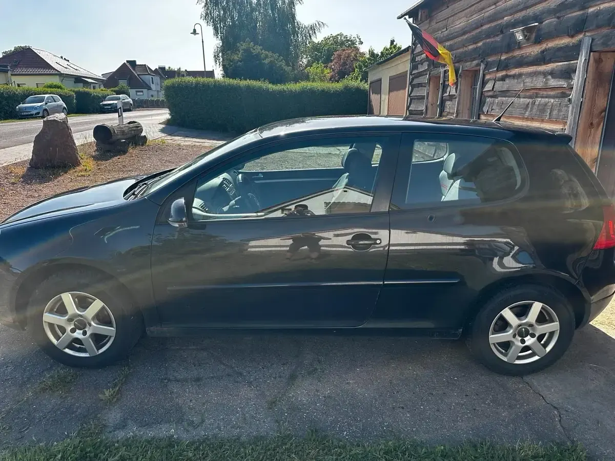 Gebraucht VW Golf V 102 PS (75 kW) 2006 Schwarz Kleinwagen