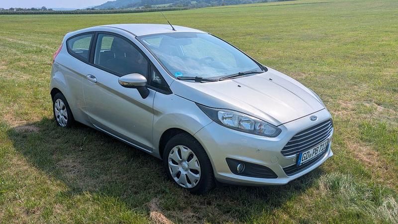 Silber Gebraucht 2014 Ford Fiesta Trend Kleinwagen | 5.800 € (Guter Preis) - Bild 1/4