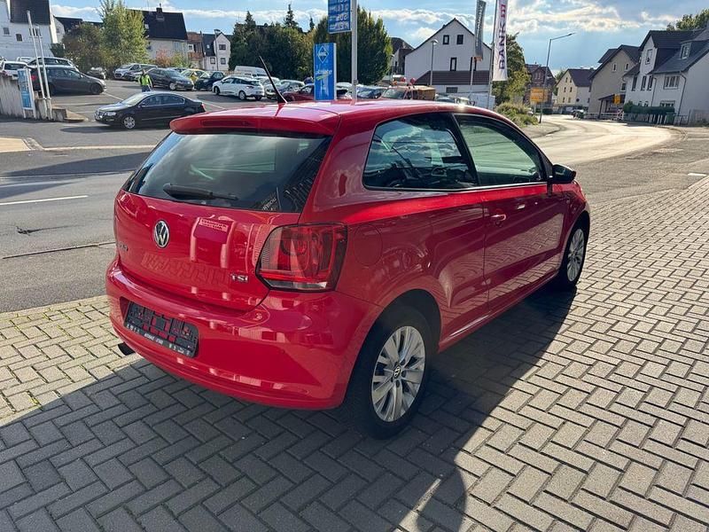 Gebraucht VW Polo Life 90 PS (66 kW) 2013 Rot Kleinwagen