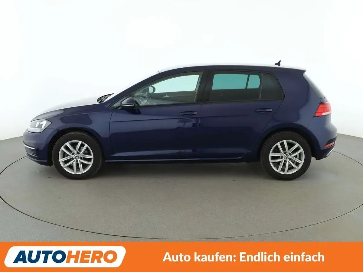 Gebraucht VW Golf VII Comfortline 116 PS (85 kW) 2018 Atlantic blue Limousine