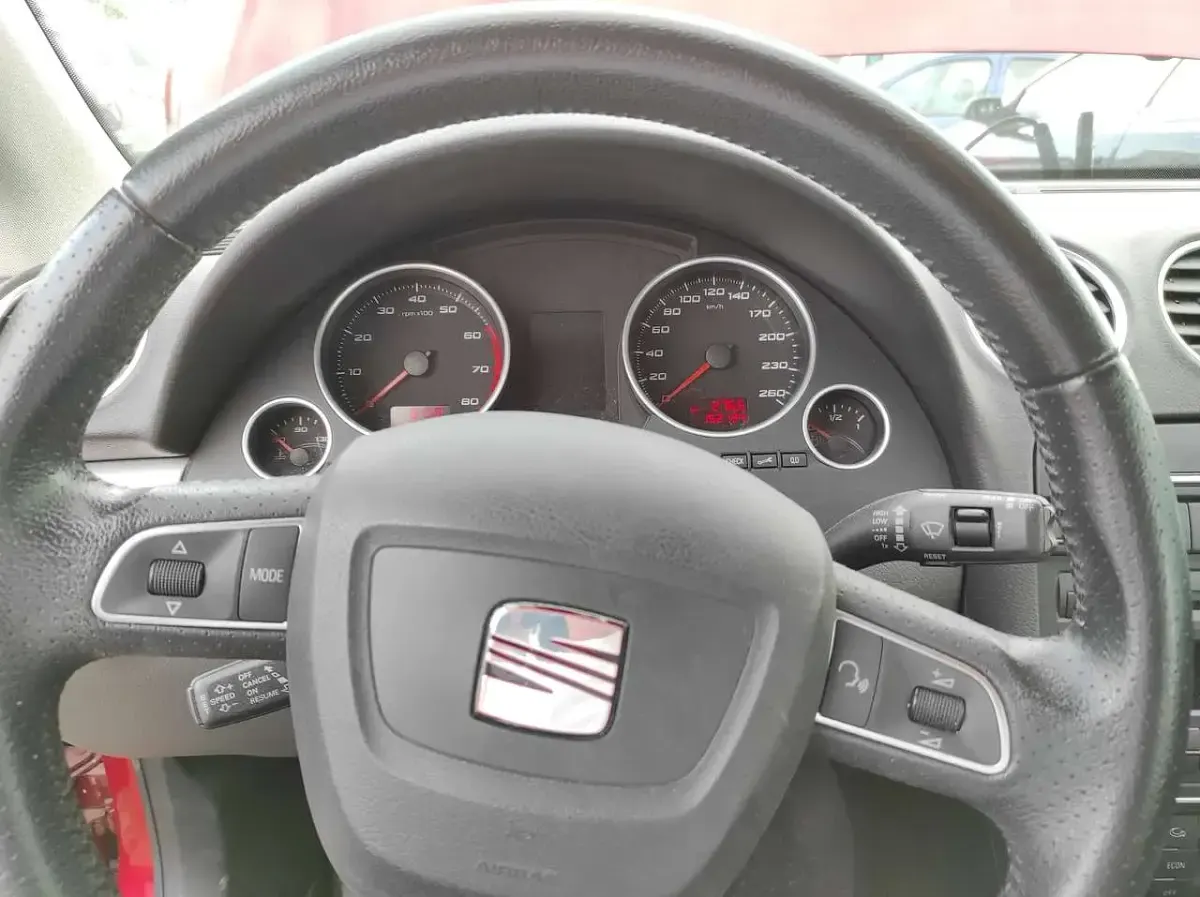 Gebraucht Seat Exeo Style 120 PS (88 kW) 2012 "dacota" rot Kombi